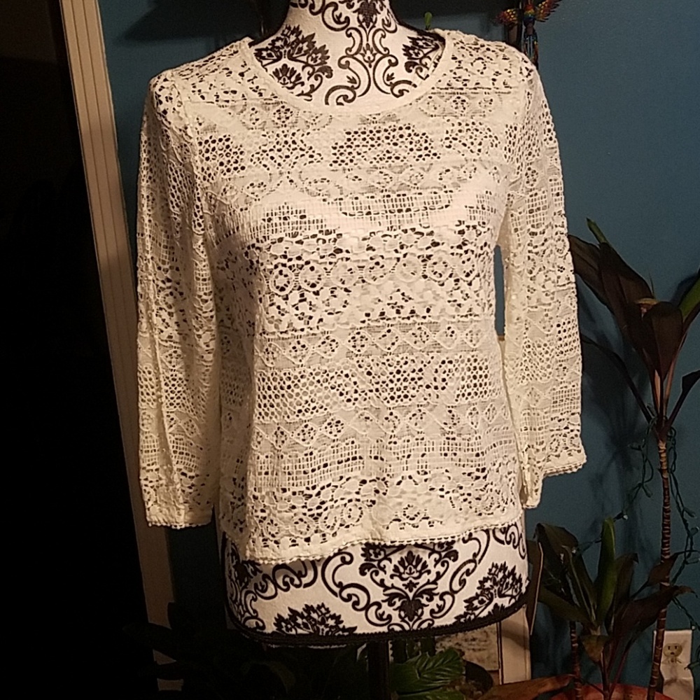 LACE TOP